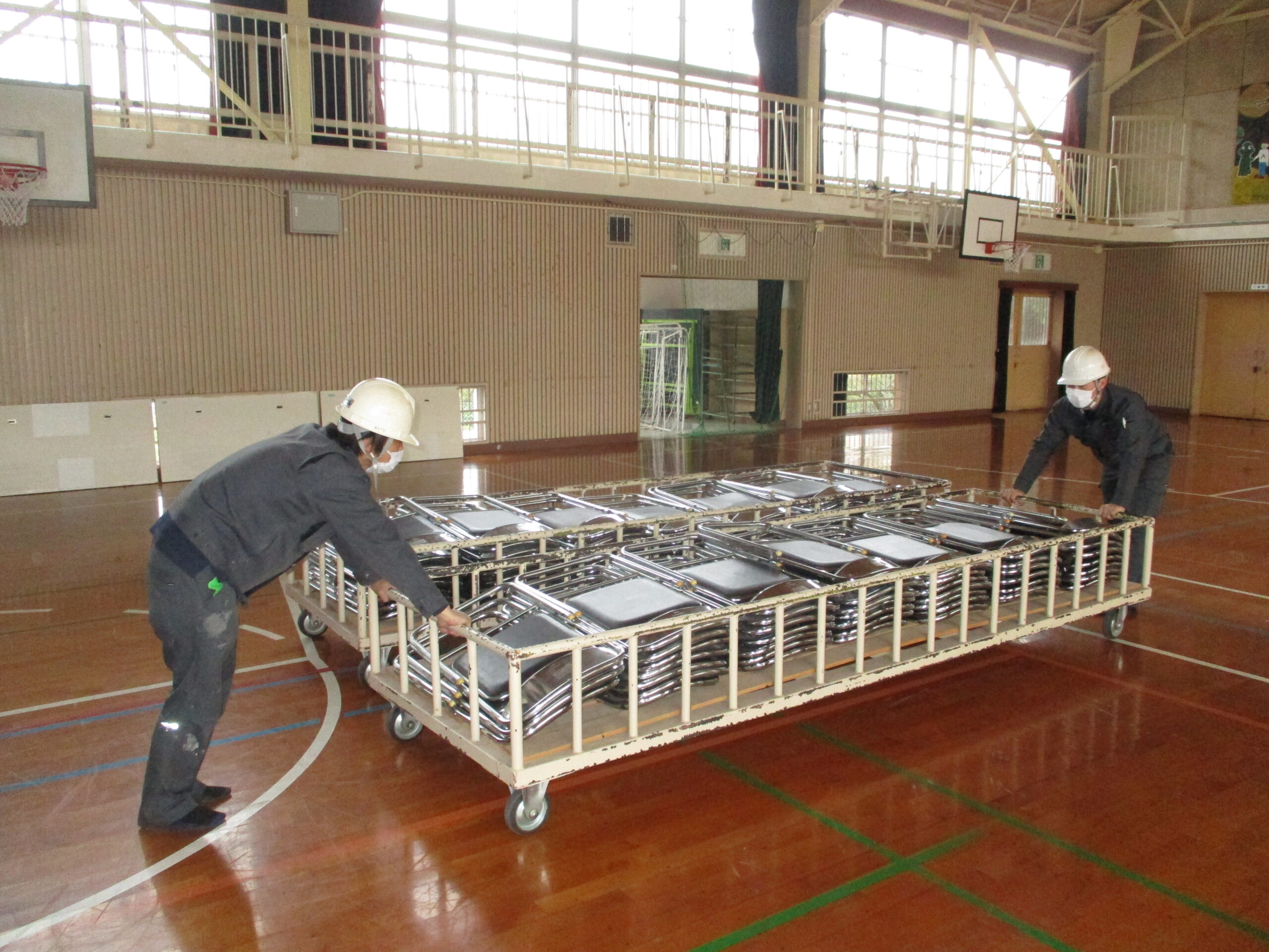 学校体育館の床下地を修繕しましたの写真(福岡県久留米市)